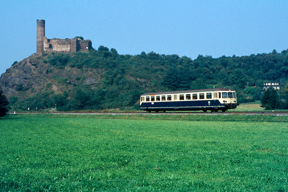 https://www.eisenbahnfotograf.de/datei/September 1981/1450107 DB 515128 Aardeck 10.9.81.jpg